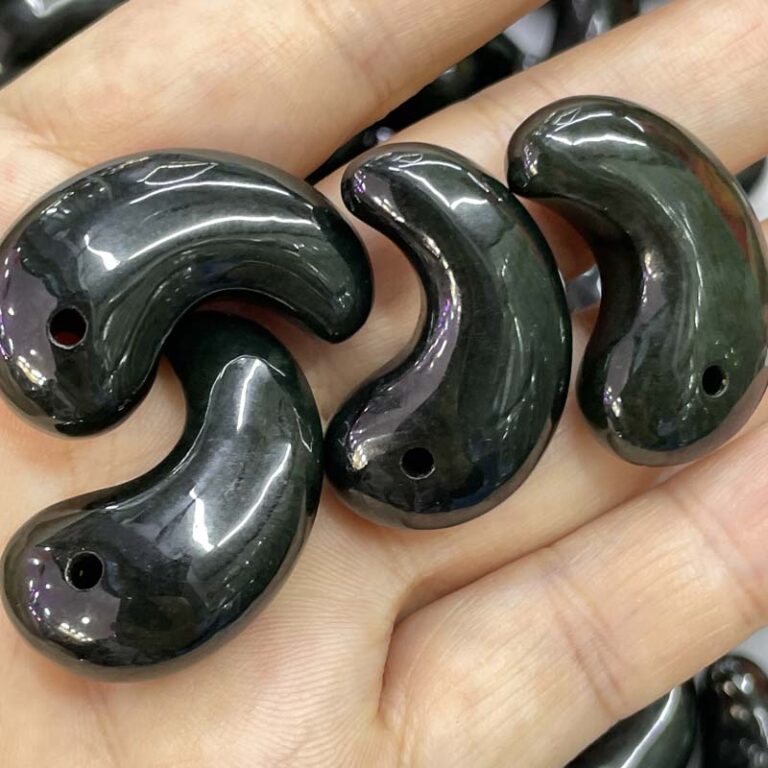 11077
